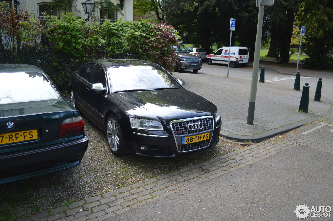 Audi S8 D3