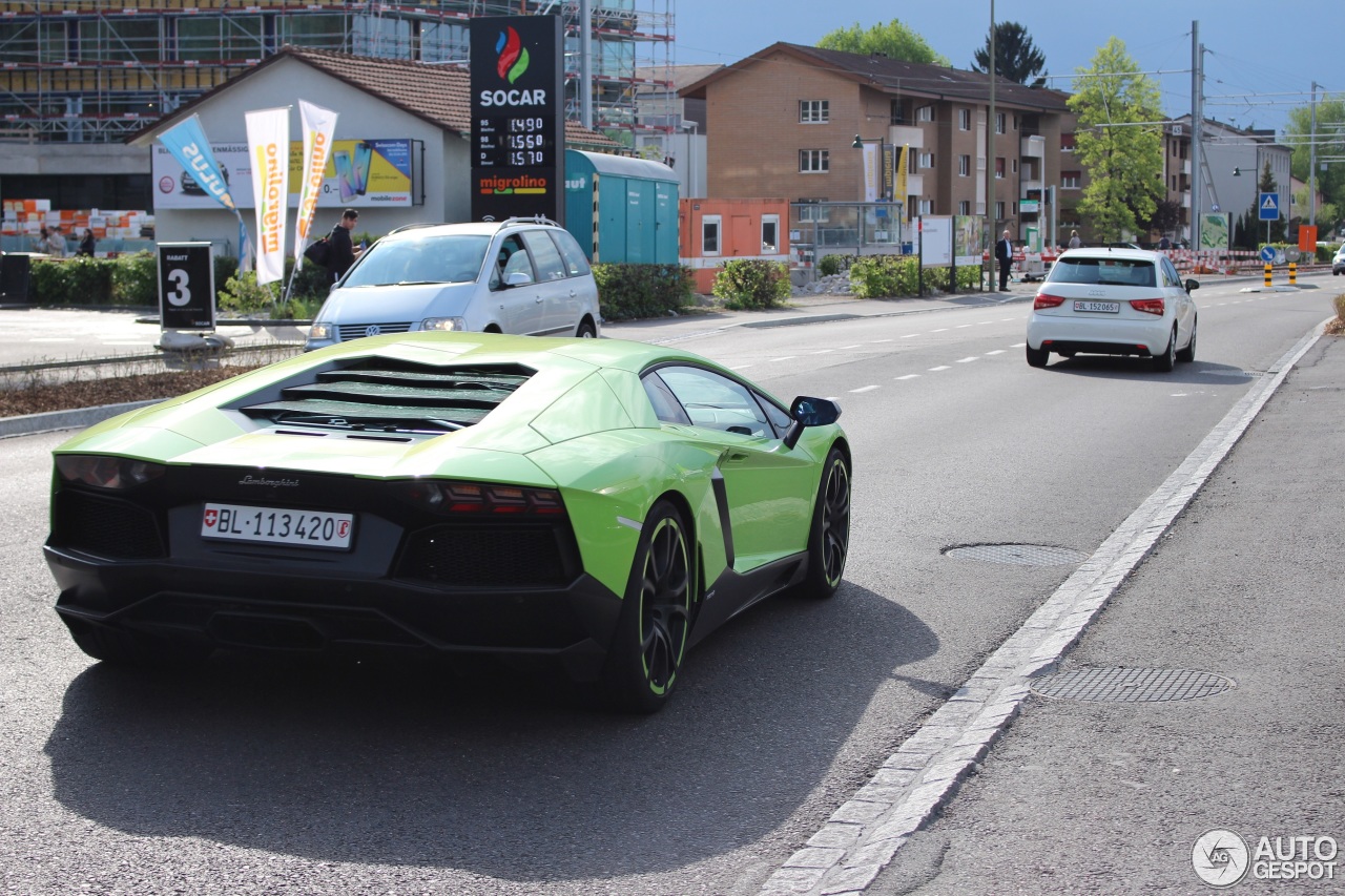 Lamborghini Aventador LP700-4