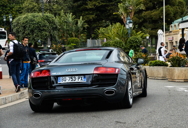 Audi R8 V10