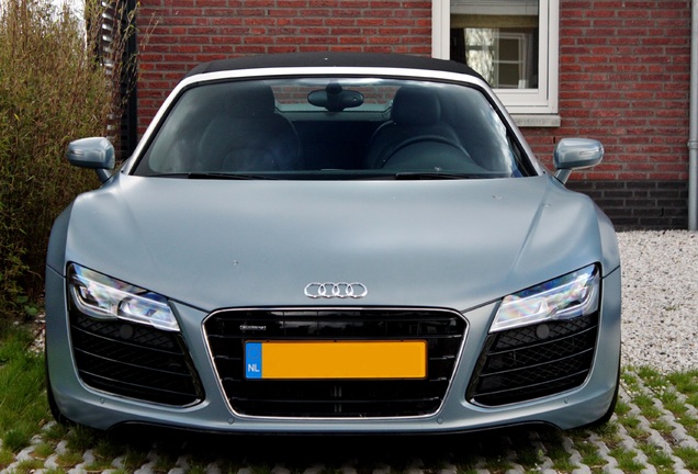 Audi R8 V10 Spyder 2013