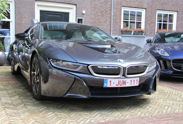 BMW i8