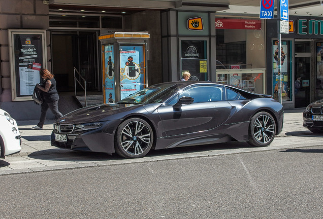 BMW i8