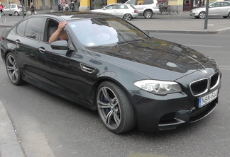 BMW M5 F10 2011