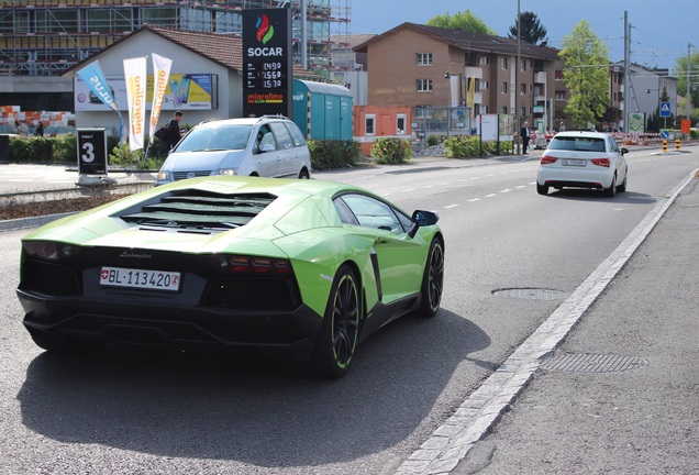 Lamborghini Aventador LP700-4