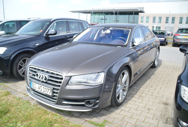 Audi S8 D4