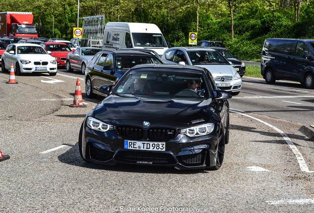 BMW M4 F82 Coupé Versus Performance