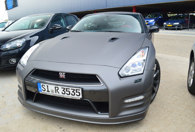 Nissan GT-R 2012