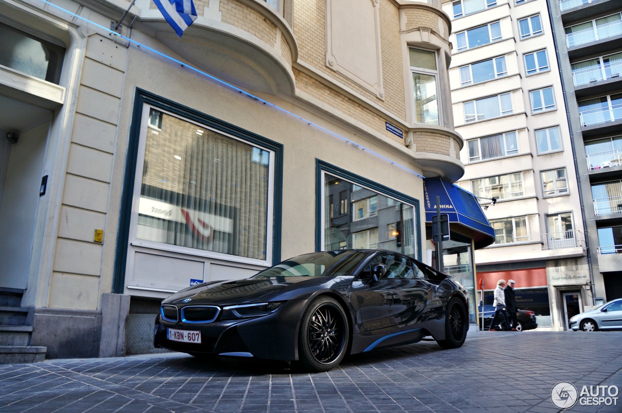 BMW i8