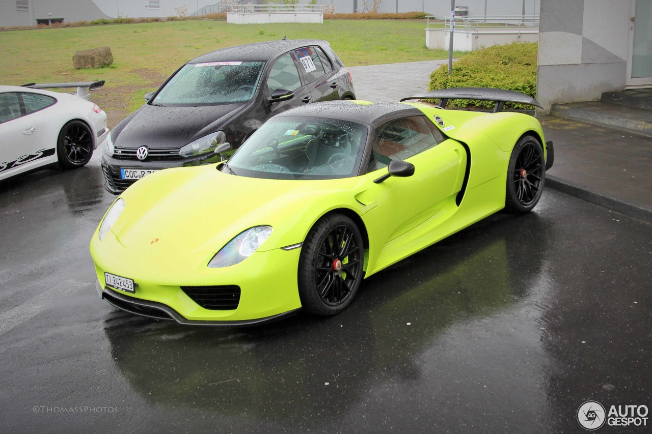 Porsche 918 Spyder Weissach Package