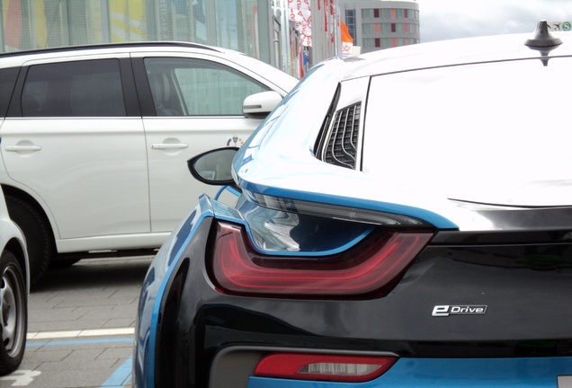 BMW i8