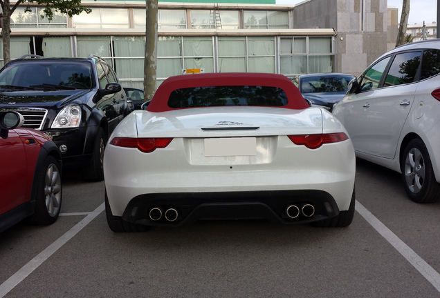 Jaguar F-TYPE S V8 Convertible