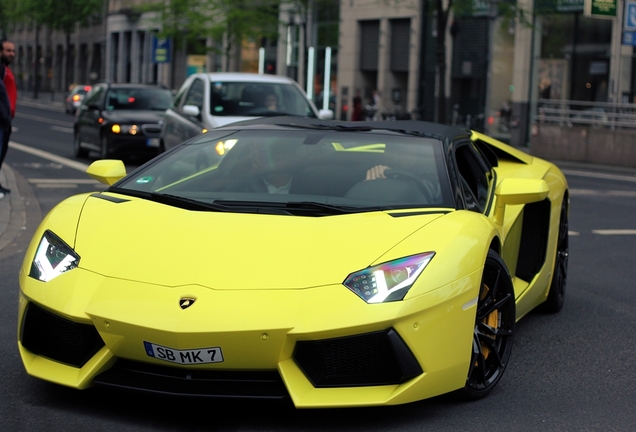 Lamborghini Aventador LP700-4 Roadster