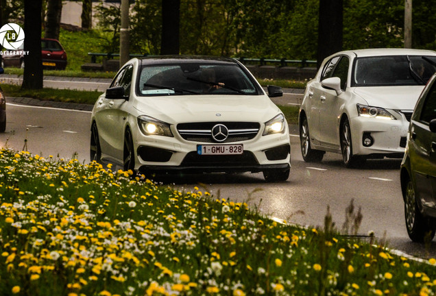 Mercedes-Benz CLA 45 AMG C117