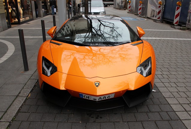 Lamborghini Aventador LP700-4 Roadster