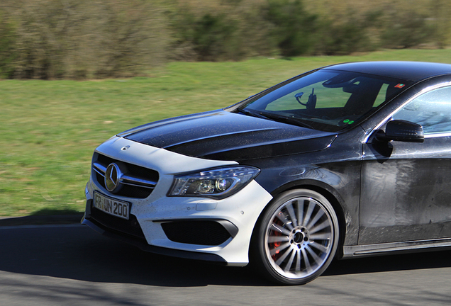 Mercedes-Benz CLA 45 AMG C117