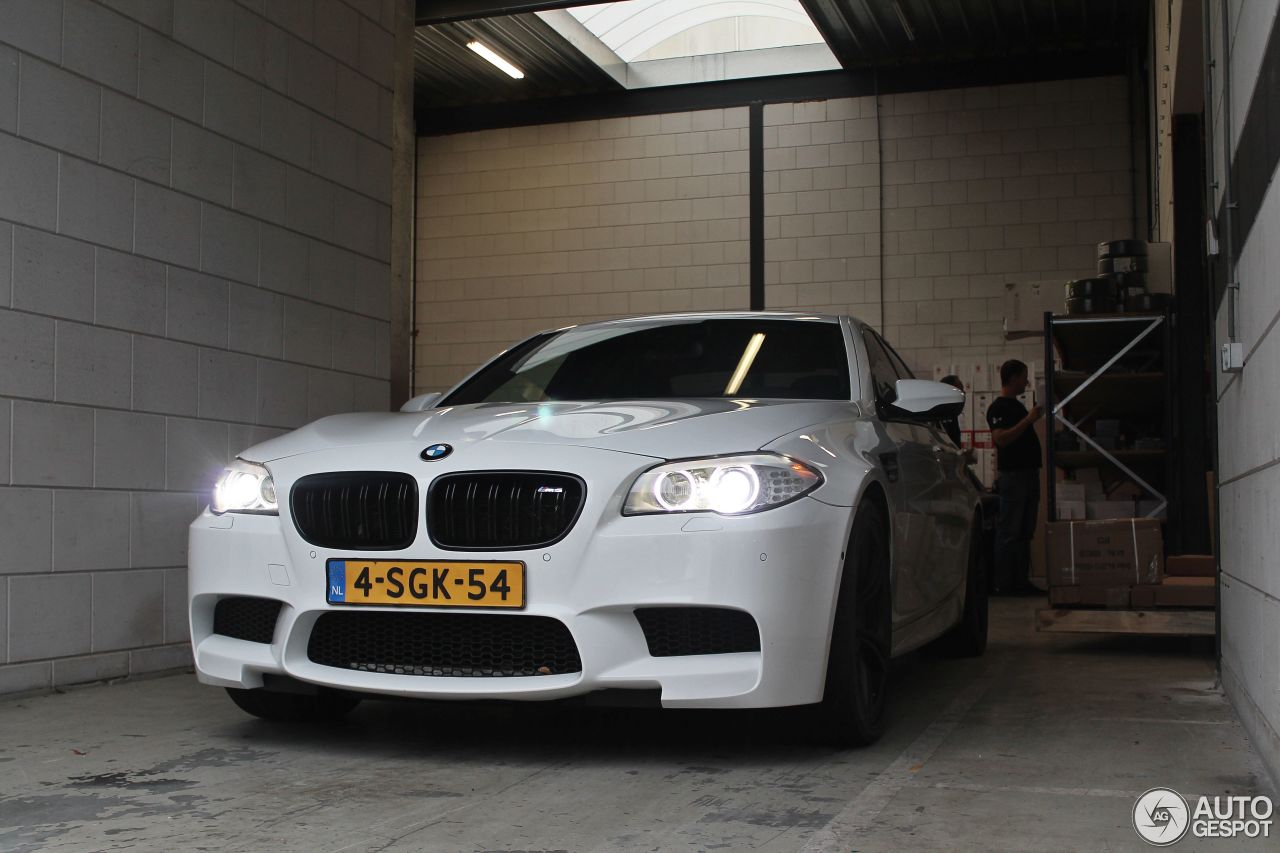 BMW M5 F10 2011