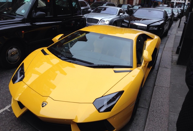 Lamborghini Aventador LP700-4