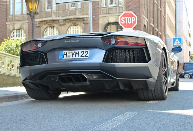 Lamborghini Aventador LP700-4