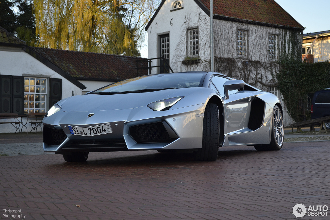 Lamborghini Aventador LP700-4 Roadster