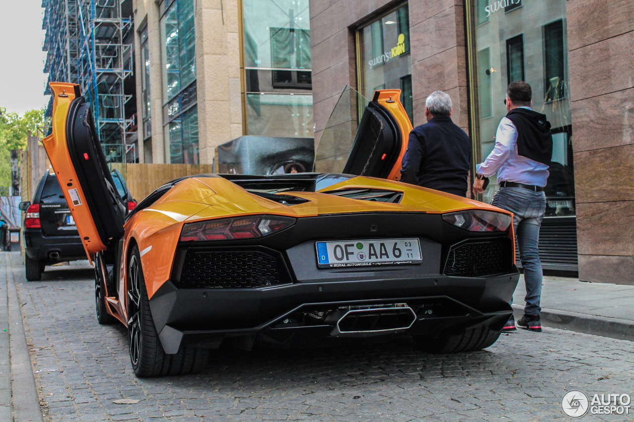 Lamborghini Aventador LP700-4 Roadster