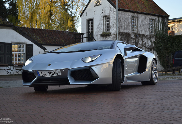 Lamborghini Aventador LP700-4 Roadster