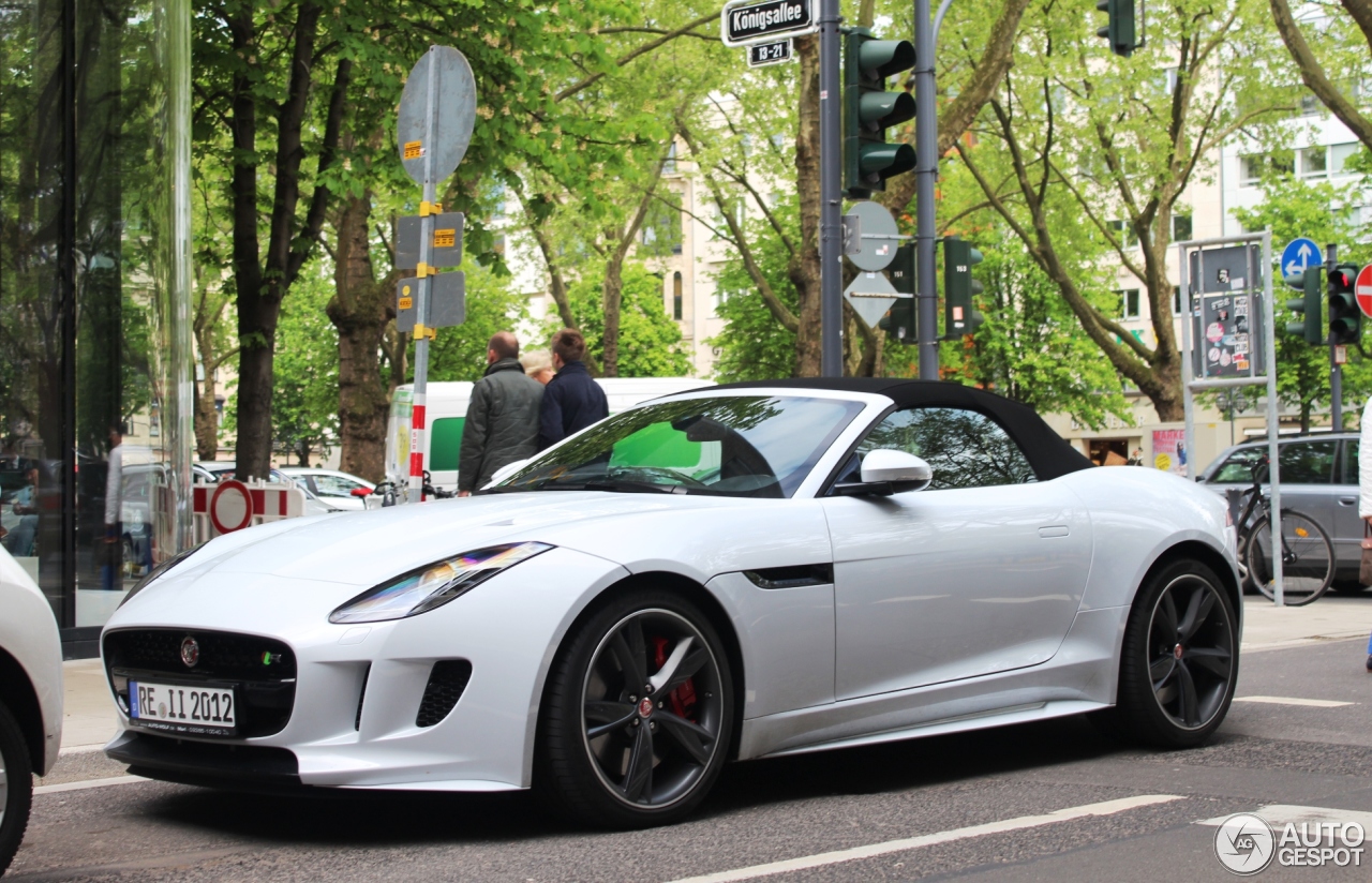 Jaguar F-TYPE R AWD Convertible