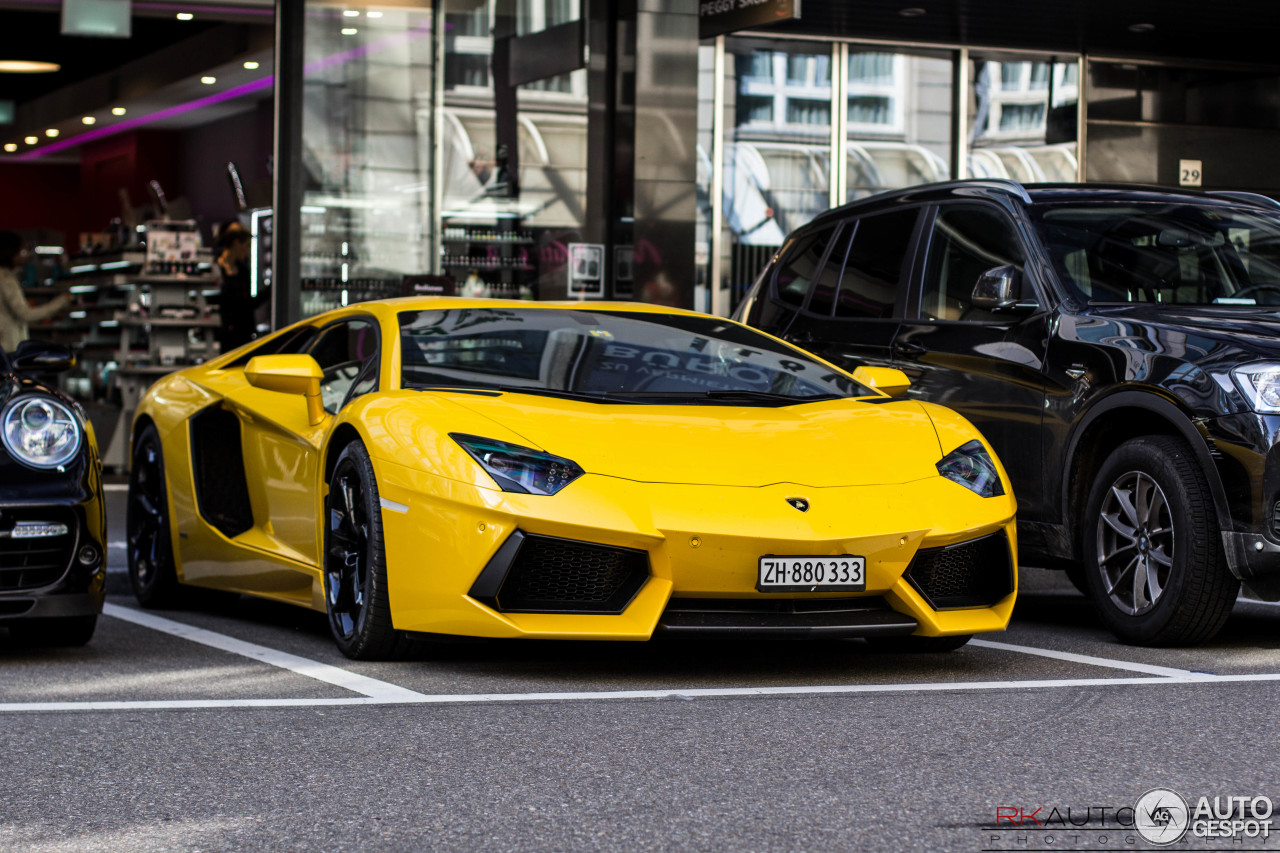 Lamborghini Aventador LP700-4