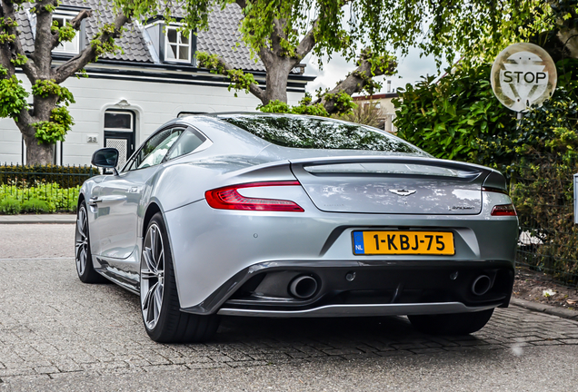 Aston Martin Vanquish 2013