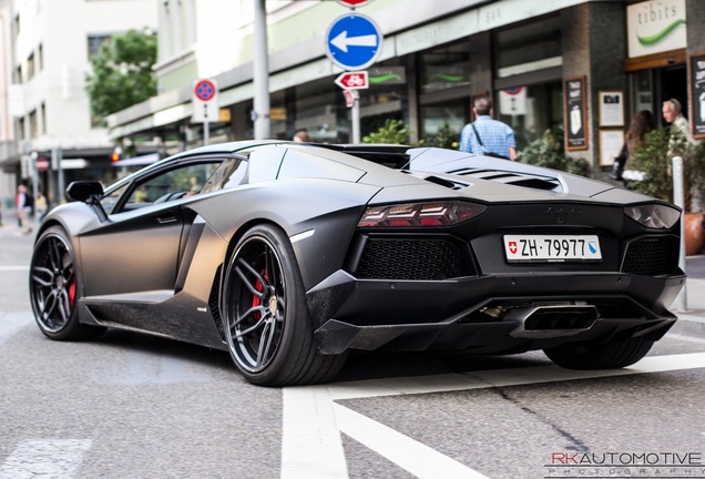 Lamborghini Aventador LP700-4 Roadster