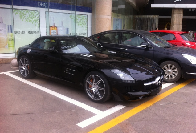 Mercedes-Benz SLS AMG