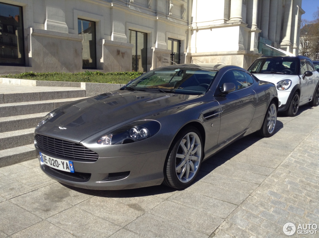 Aston Martin DB9