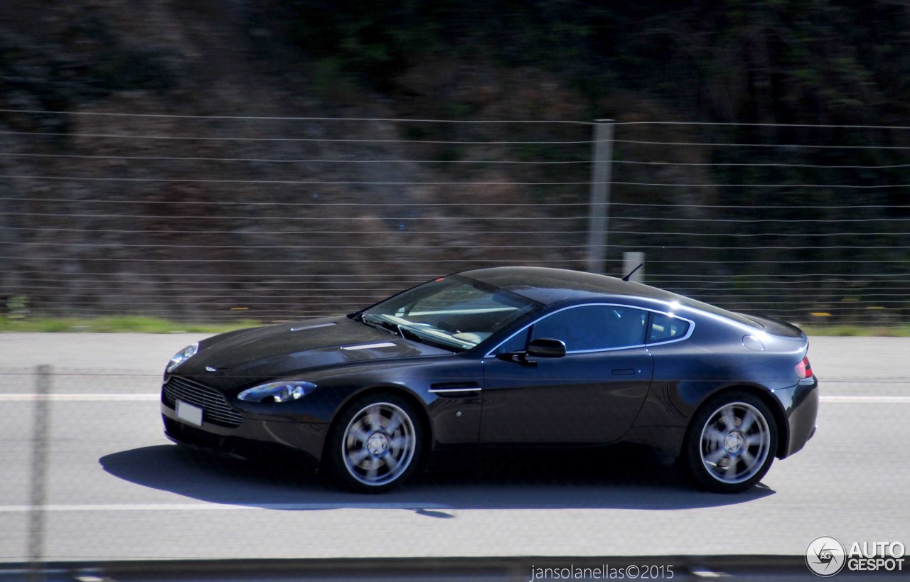 Aston Martin V8 Vantage