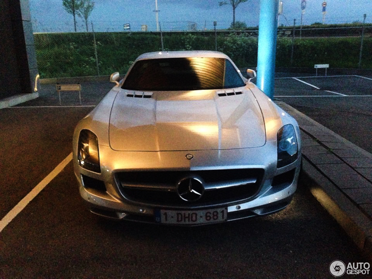 Mercedes-Benz SLS AMG