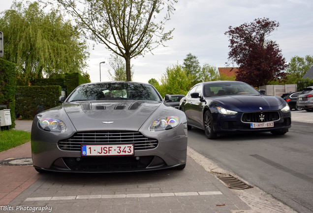 Aston Martin V12 Vantage