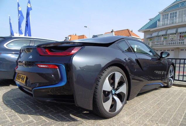 BMW i8