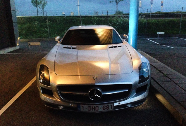 Mercedes-Benz SLS AMG