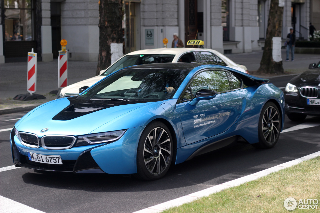 BMW i8