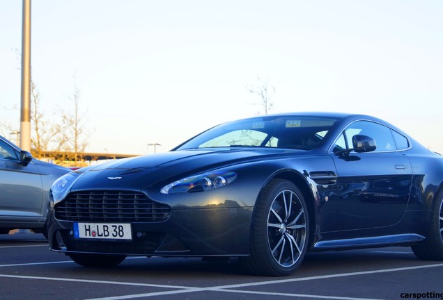 Aston Martin V8 Vantage S