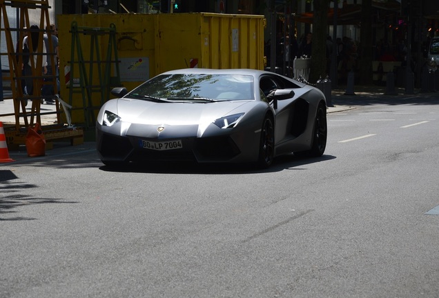 Lamborghini Aventador LP700-4