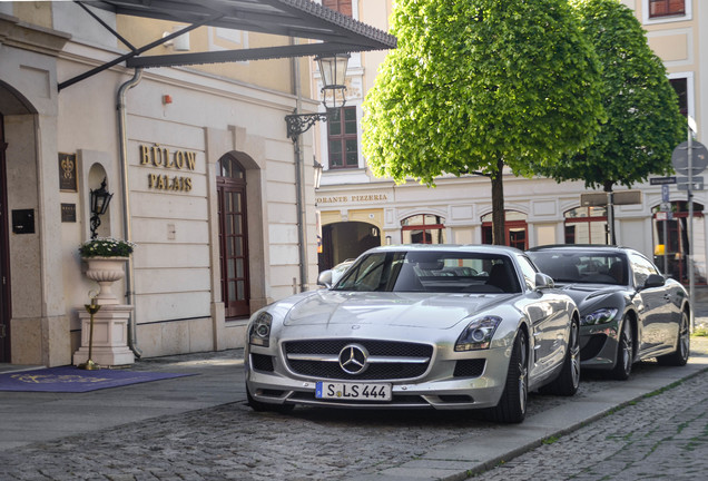 Mercedes-Benz SLS AMG