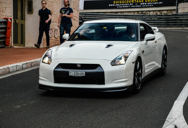 Nissan GT-R