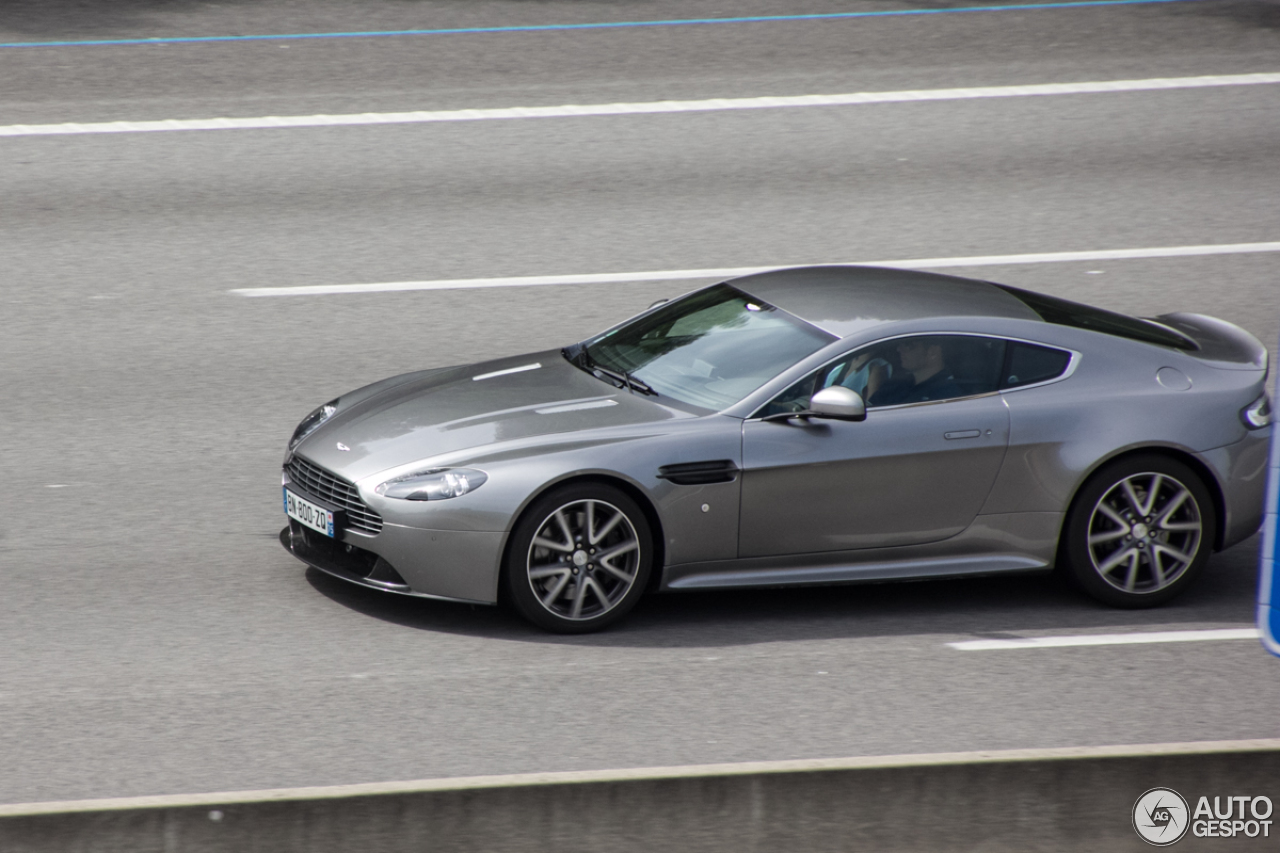 Aston Martin V8 Vantage S