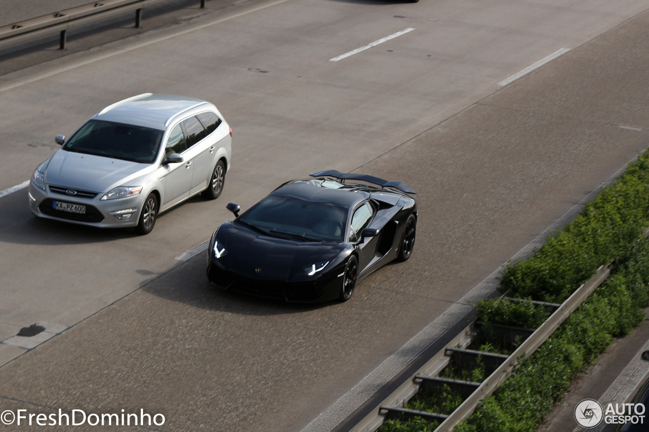 Lamborghini Aventador LP700-4 Roadster