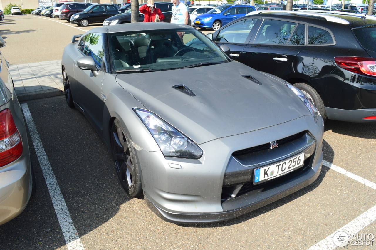 Nissan GT-R