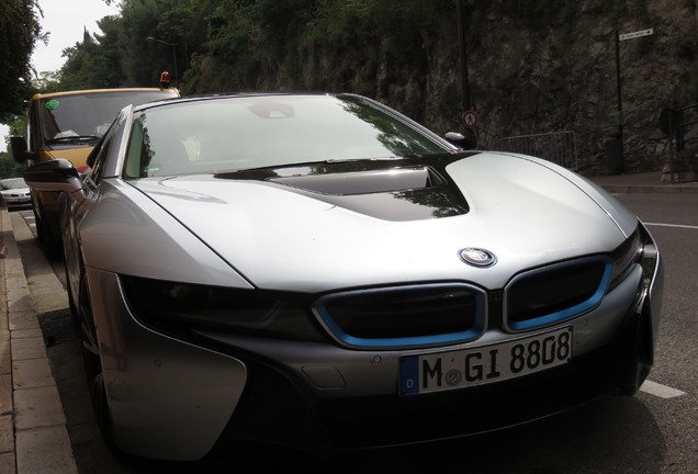 BMW i8