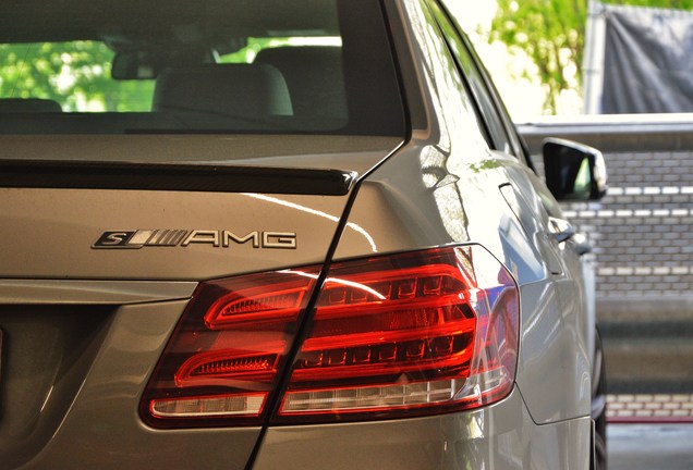 Mercedes-Benz E 63 AMG S W212