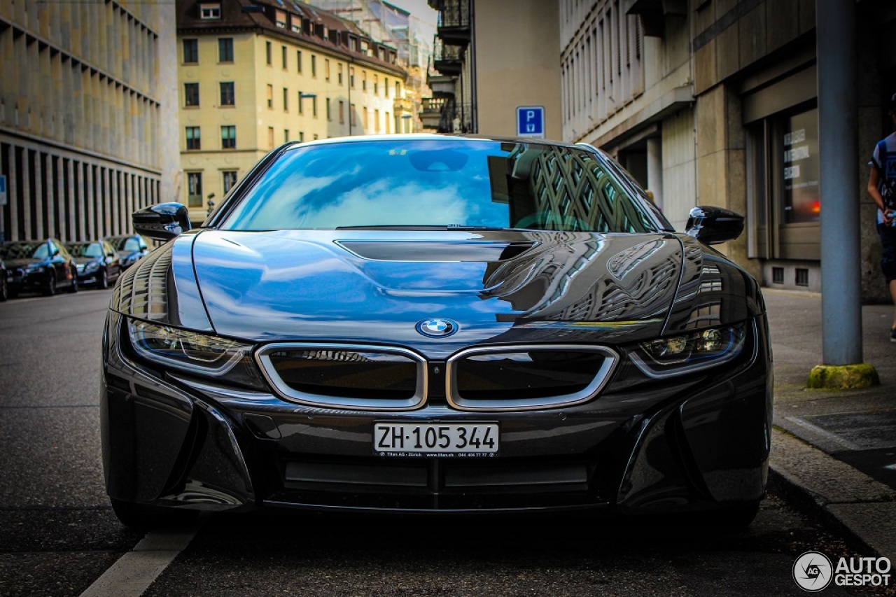 BMW i8