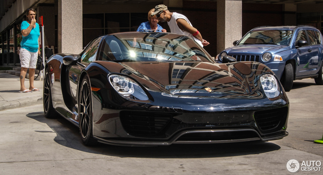 Porsche 918 Spyder Weissach Package