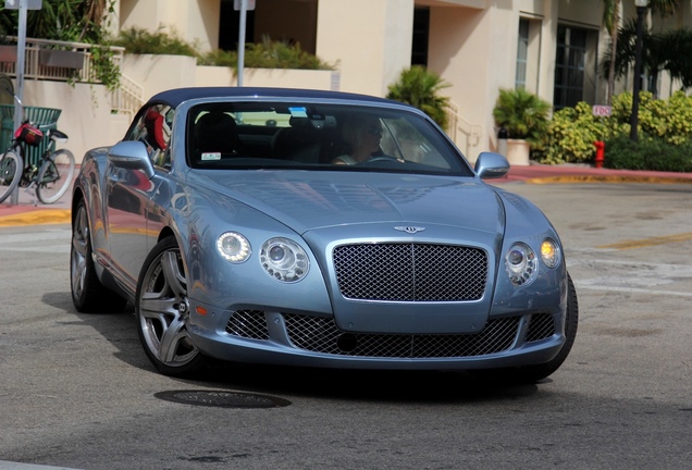 Bentley Continental GTC 2012