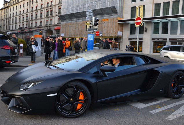 Lamborghini Aventador LP700-4